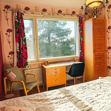 Apartment Artist In Authentic