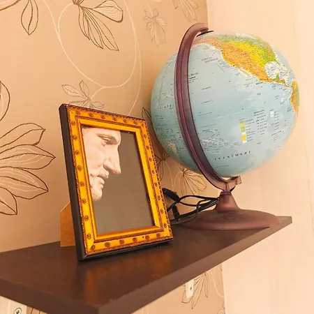 Apartment Artist In Authentic *