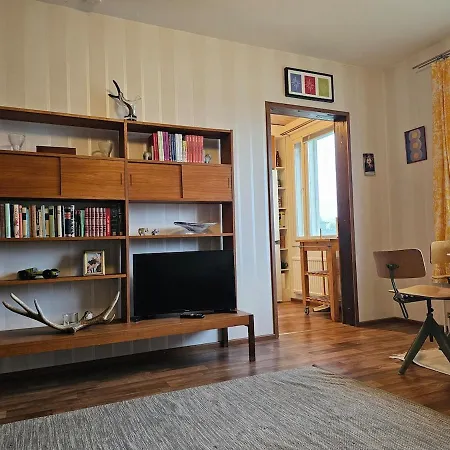 Artist In Authentic Apartment *