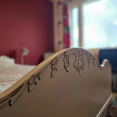 Apartment Artist In Authentic *